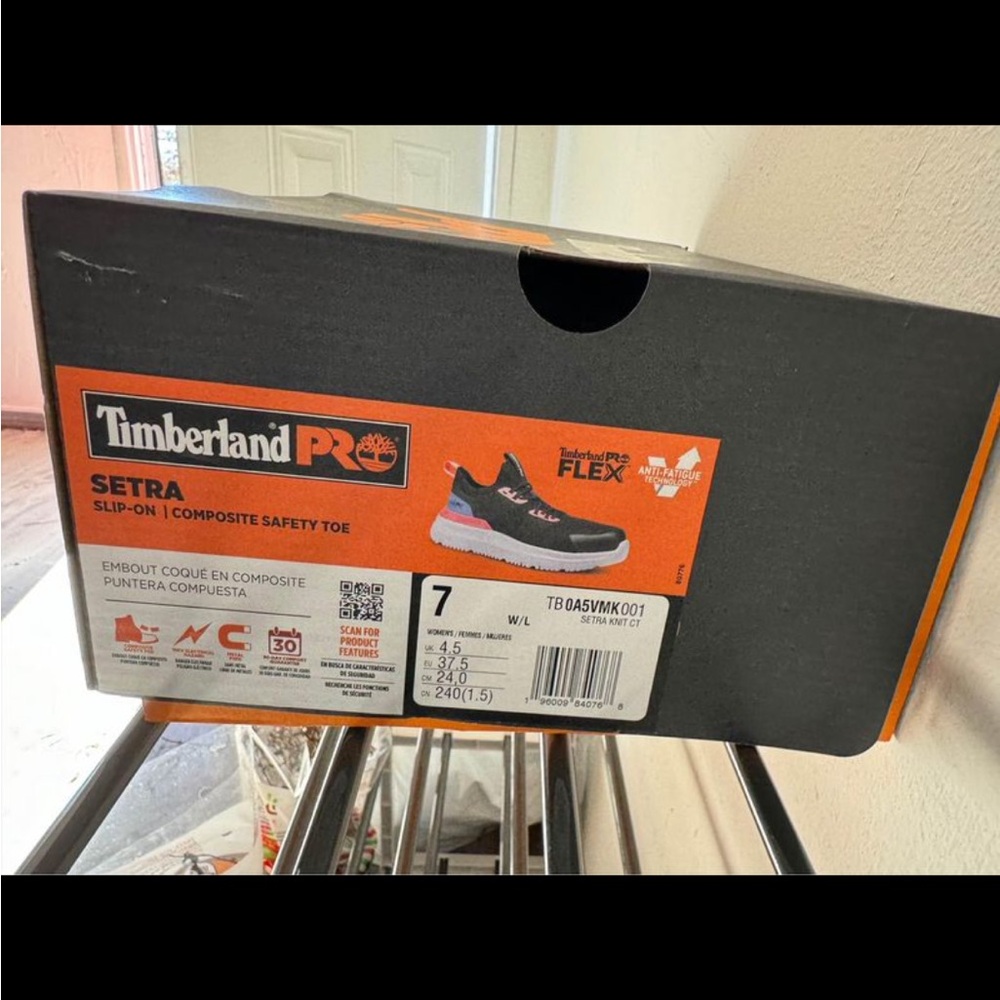 Steel toe boots brand new